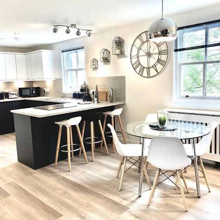 Stylish Central 2 Bedroom Apartment - Free Parking, Free Wifi Orkney Eksteriør billede