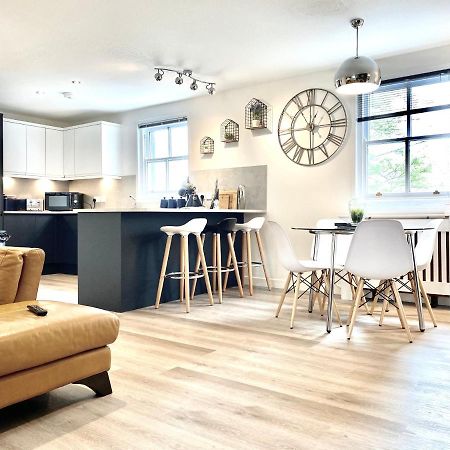 Stylish Central 2 Bedroom Apartment - Free Parking, Free Wifi Orkney Eksteriør billede
