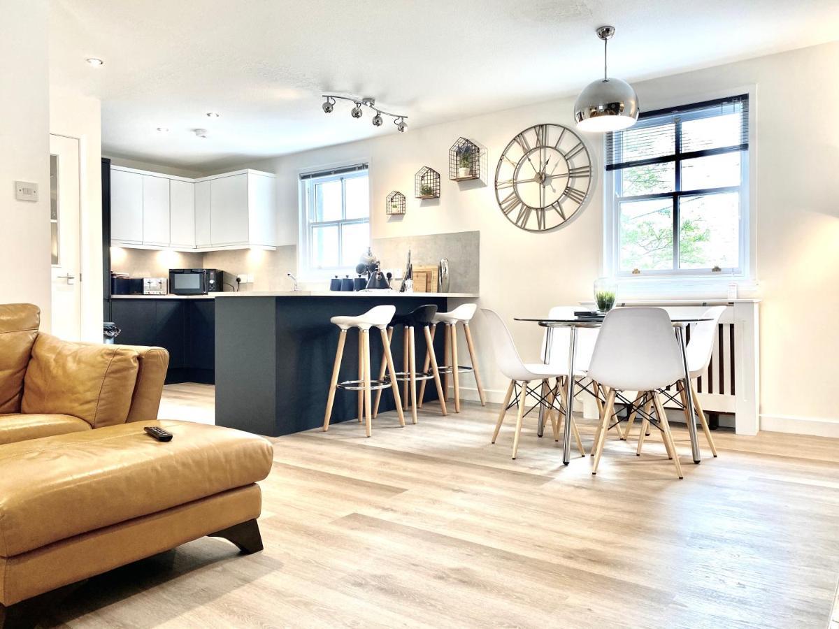 Stylish Central 2 Bedroom Apartment - Free Parking, Free Wifi Orkney Eksteriør billede