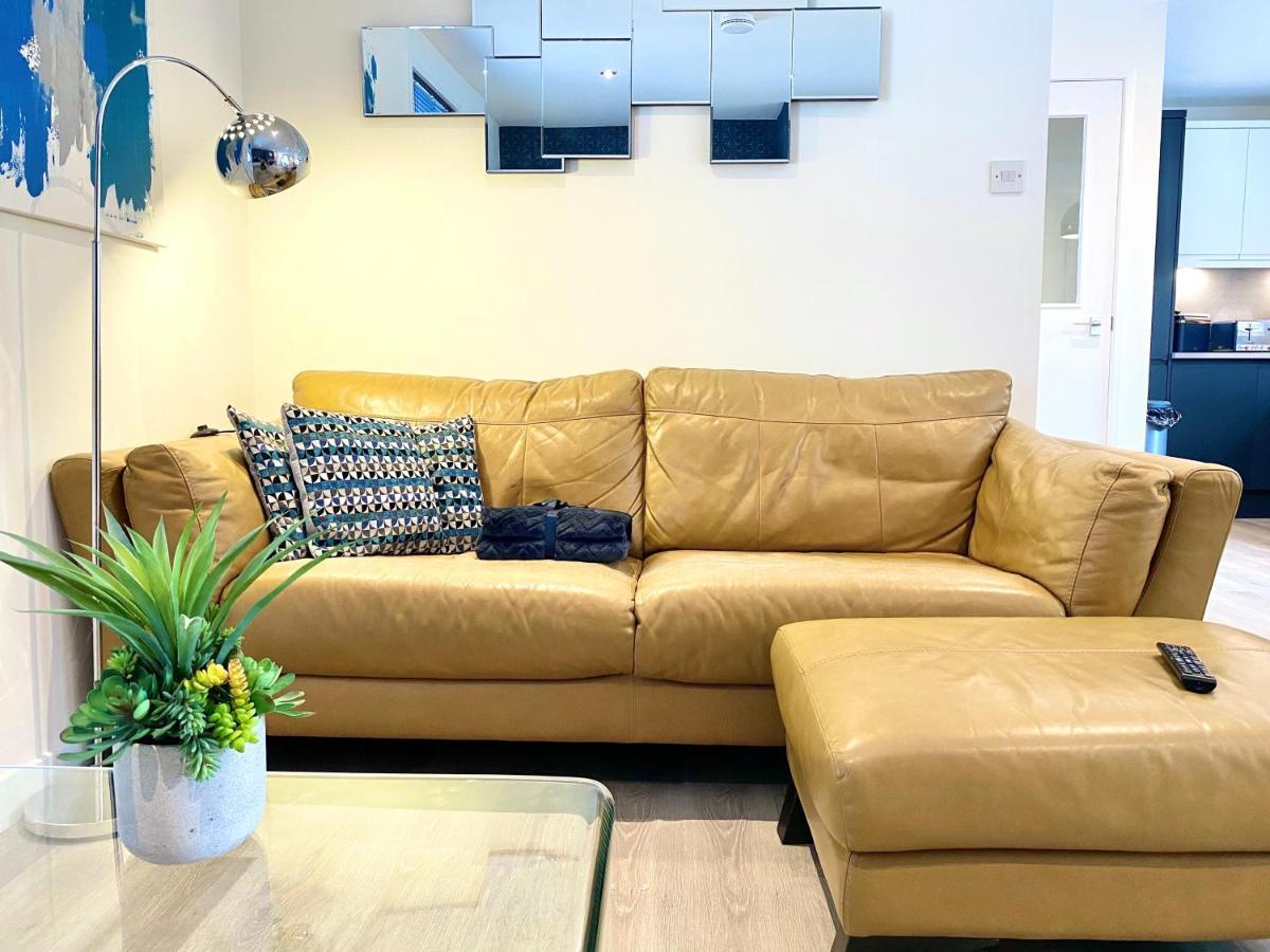 Stylish Central 2 Bedroom Apartment - Free Parking, Free Wifi Orkney Eksteriør billede