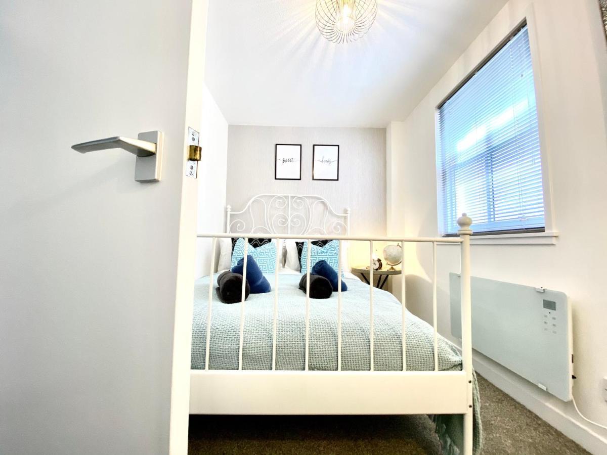 Stylish Central 2 Bedroom Apartment - Free Parking, Free Wifi Orkney Eksteriør billede